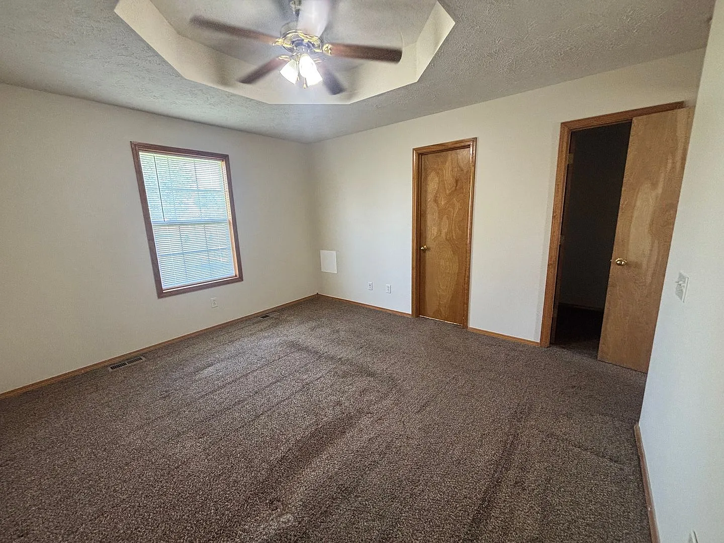 3 bed 2 bath home in Marshfield — Photo 3