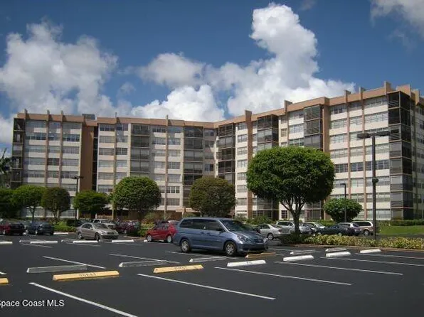 900 Saint Charles Pl APT 215, Hollywood, FL 33026
