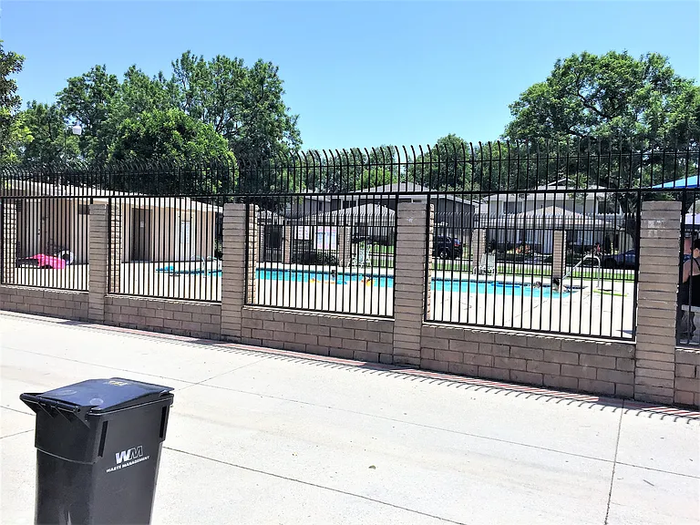 3053 Knollwood Ave — Photo 3