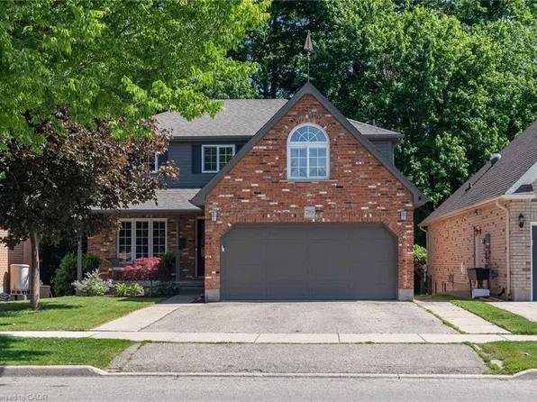 789 Chesapeake Dr, Waterloo, ON N2K 4A6