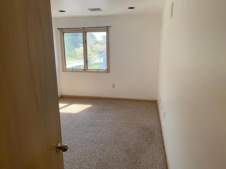 227 N Main St — Photo 19