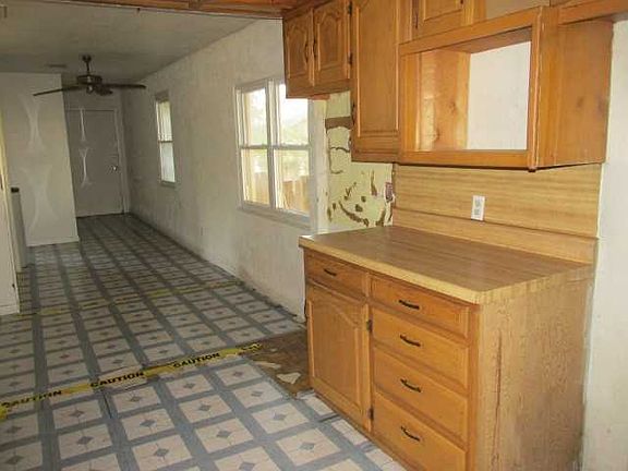 5th image of 4905 N Willow Ave