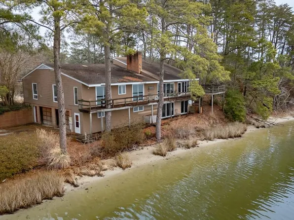 35536 Creekside Dr, Belle Haven, VA 23306