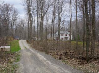 5345 Bassett Rd, Atwater, OH 44201