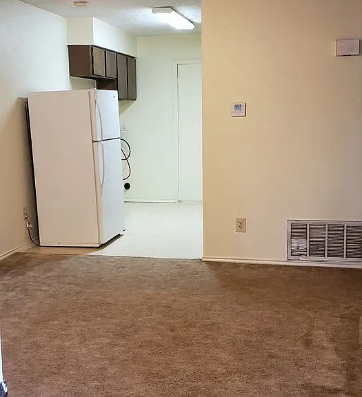611 Maurice St #A-B — Photo 2