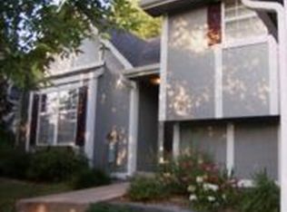 3521 Tudor Dr, Leavenworth, KS 66048