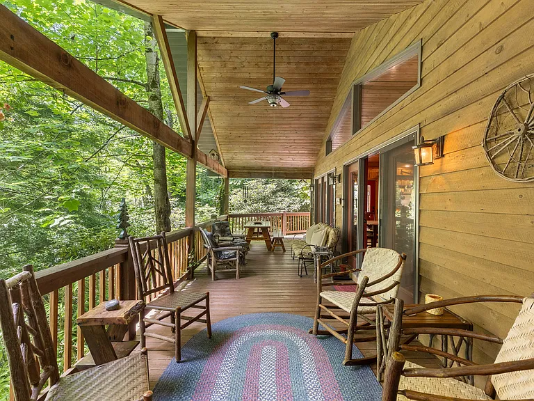 361 Wyanoak Rd — Photo 38