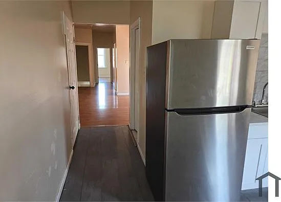 2 bed, $1,100 — Photo 2