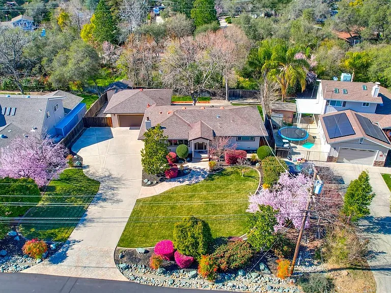 8402 Acorn Dr — Photo 28