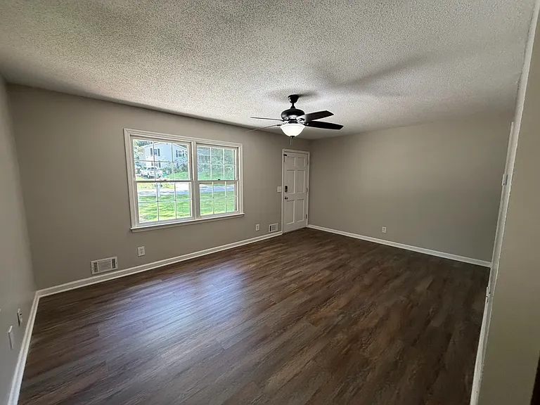 195 N Etowah Dr #2 — Photo 5