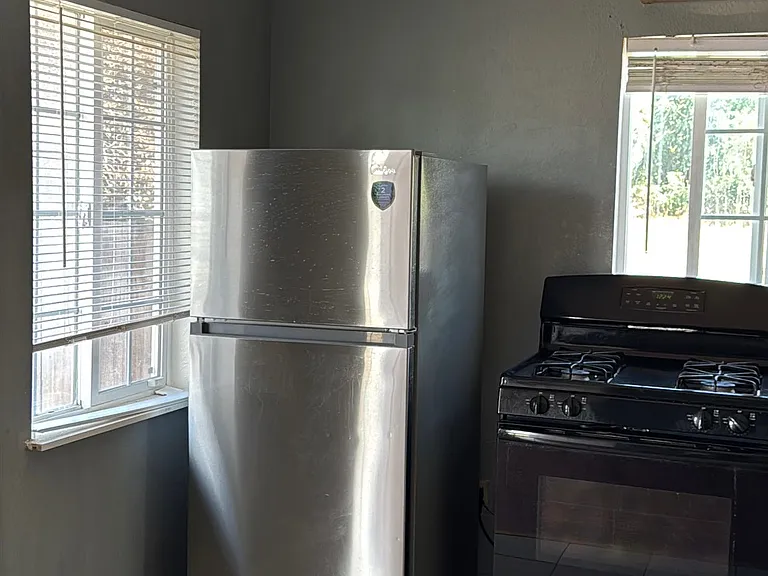 209 Laurel Ave — Photo 4