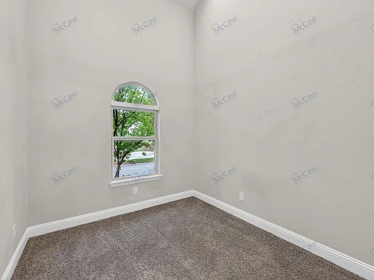 4224 Riverside Dr — Photo 10