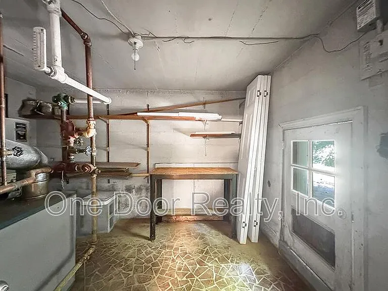 712 Powell St — Photo 20