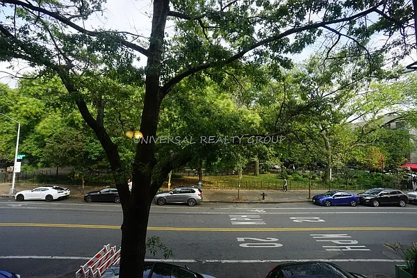 Rented by Universal Realty Group | media 23