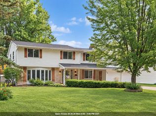 559 Hilltop Dr, Green Bay, WI 54301