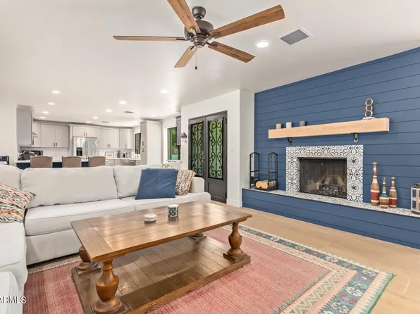 156 E TREMAINE Drive, Chandler, AZ 85225