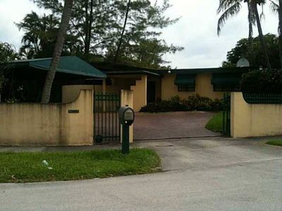 2290 NE 197th St, North Miami Beach, FL, 33180