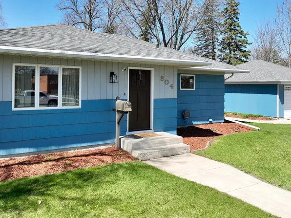 804 9th St S, Olivia, MN 56277