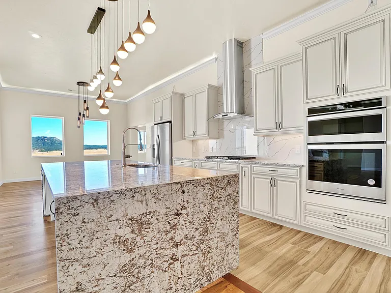 5580 Country Club Dr — Photo 10