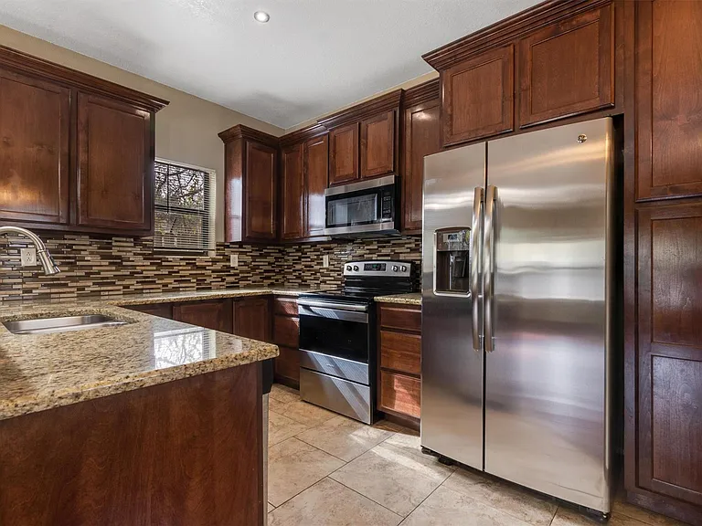 1400 N Cuernavaca Dr #B — Photo 4