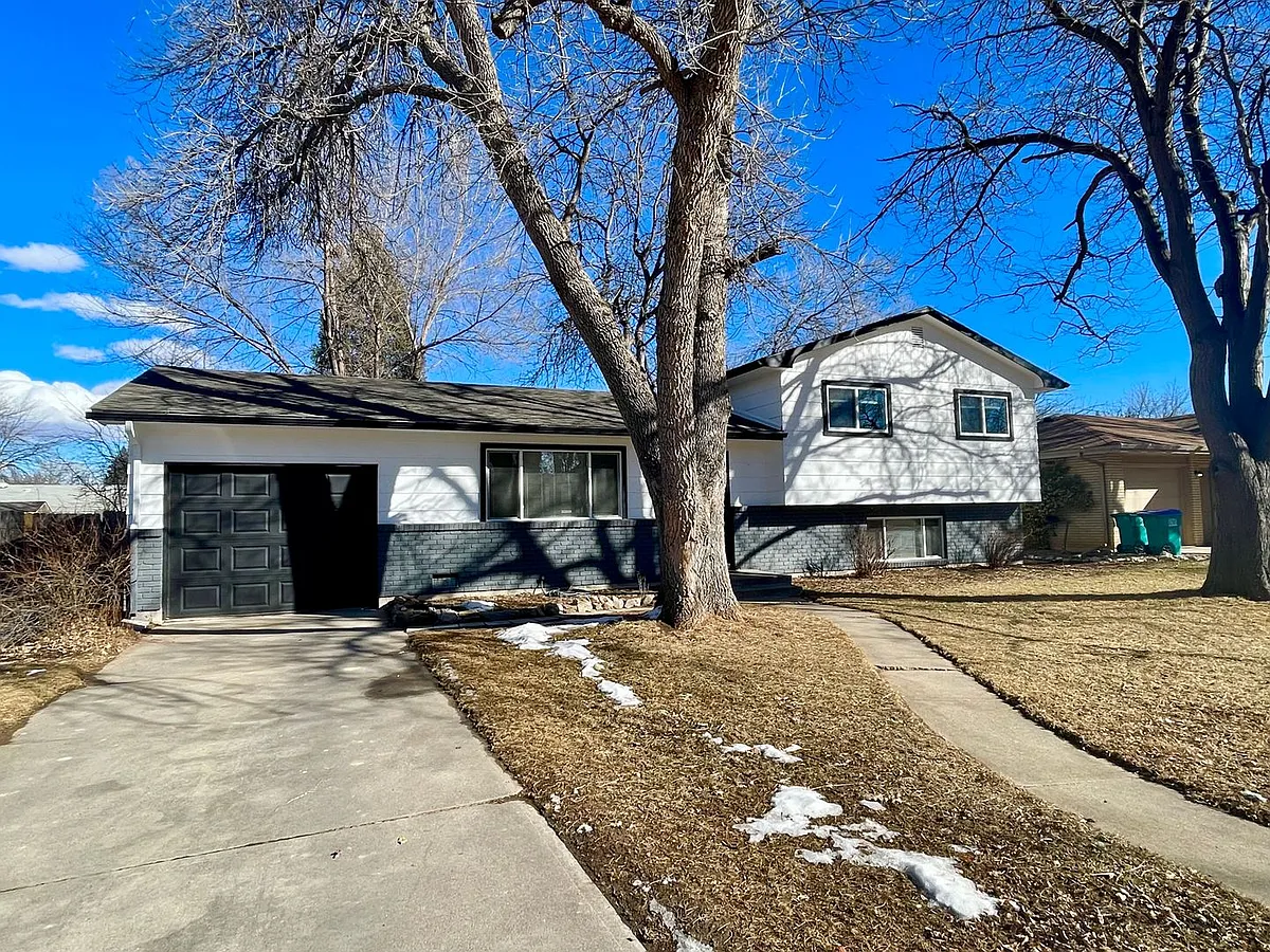 Building Photo - 1408 Skyline Dr