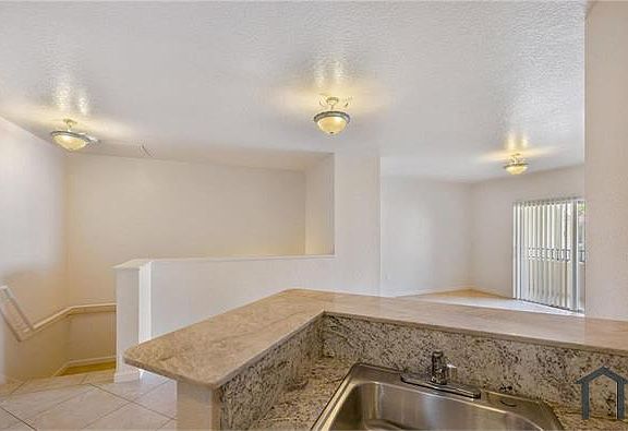 5th image of 1204 Belmont Ln