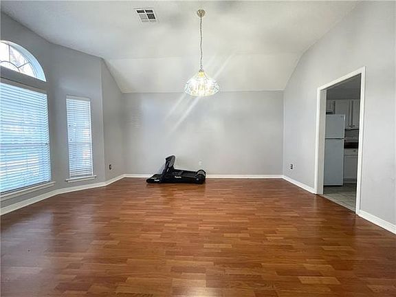 2nd image of 1200 Wyndham S