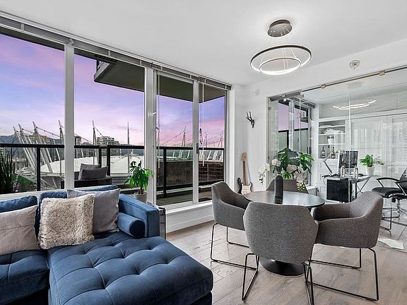 4th image of 939 Expo Blvd #2706