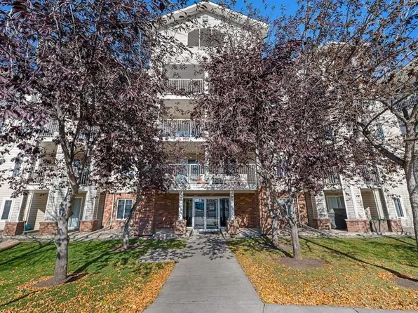 17 S Country Village Bay NE #1410, Calgary, AB T3K 5Z3