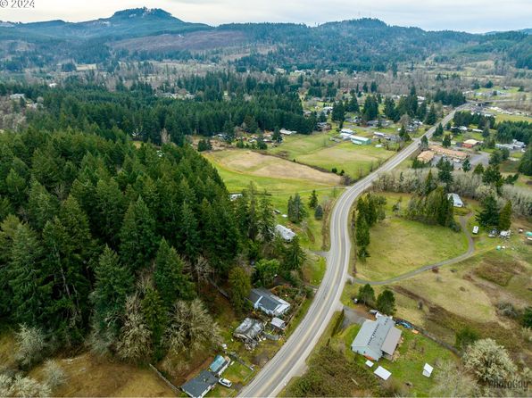 33652 Row River Rd, Cottage Grove, OR 97424