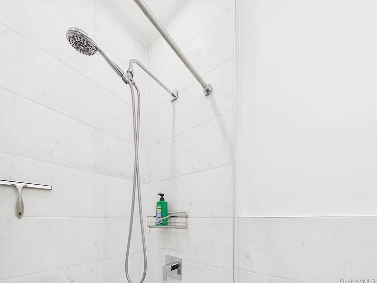 3 Jardine Pl #2F — Photo 18