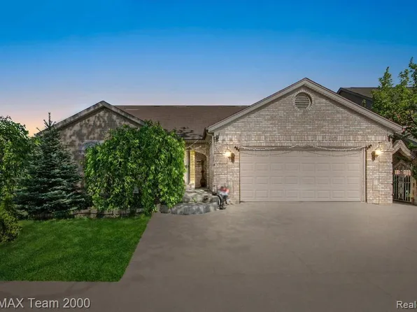 7816 Yinger Ave, Dearborn, MI 48126