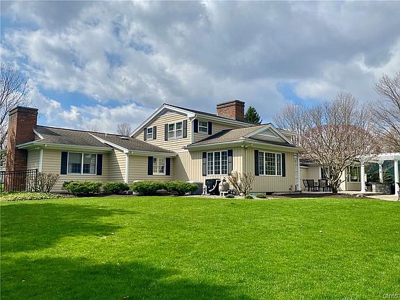 2nd image of 6945 Saint Andrews Cir