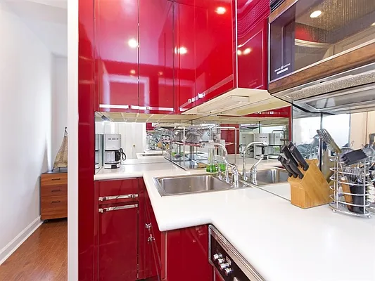 Sold by Sotheby's International Realty | media 6