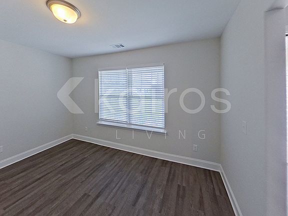 2nd image of 303 Hemlock Ct