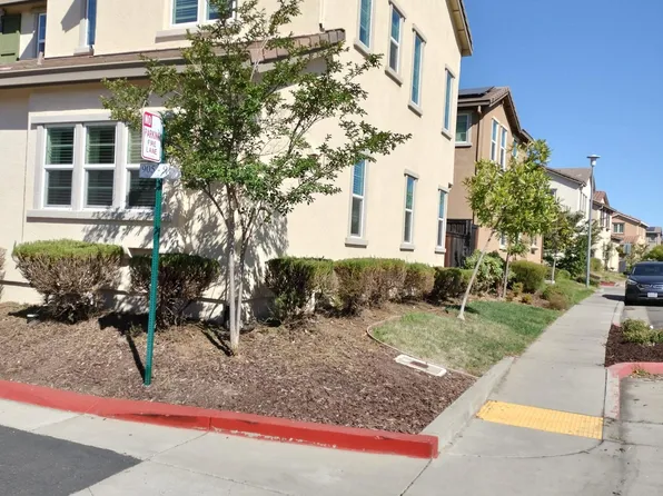 917 Willow Bridge Dr, Folsom, CA 95630