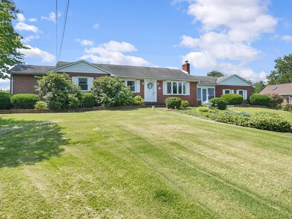 905 Hillcrest Rd, Hanover, MD 21076