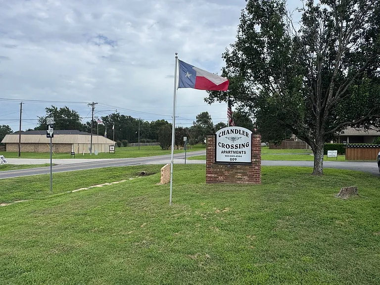 Chandler Crossing — Photo 3
