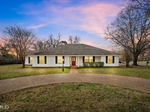 118 Country Club Dr, Benton, LA 71006