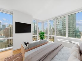 605 W 42nd St