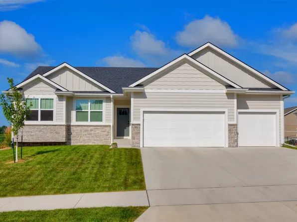 280 NE 61st St, Pleasant Hill, IA 50327