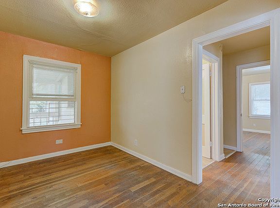 4th image of 203 Linares St