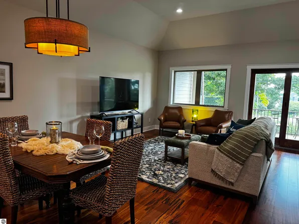 754 N Waypoint Cir #3, Suttons Bay, MI 49682