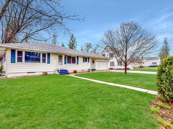 205 1st St E, Stewartville, MN 55976