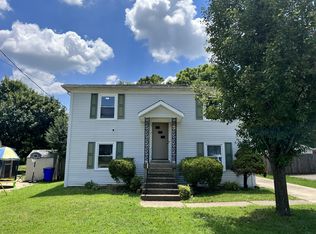 3700 Hillcross Dr, Louisville, KY 40229