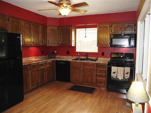 4th image of 3312 Greenway Ave