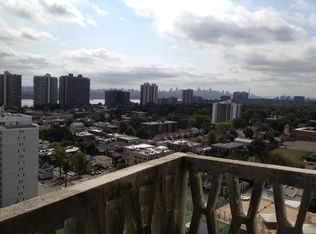 2100 Linwood Ave APT 23L, Fort Lee, NJ 07024