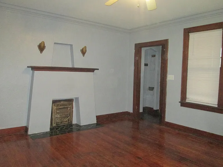 S 42nd St — Photo 3