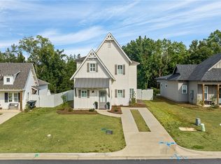 586 Piper Ave, Auburn, AL 36832