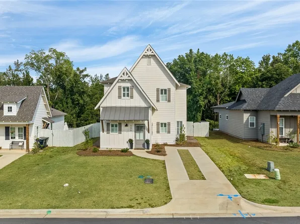 586 Piper Ave, Auburn, AL 36832